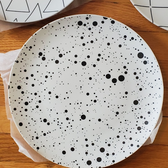 New in box decorative serving plates - Picture 2 of 4